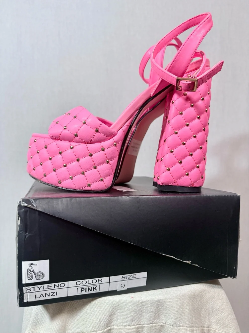 DollsKill Lanzi size 9 Pink Platform Heels by lemon drop by privileged